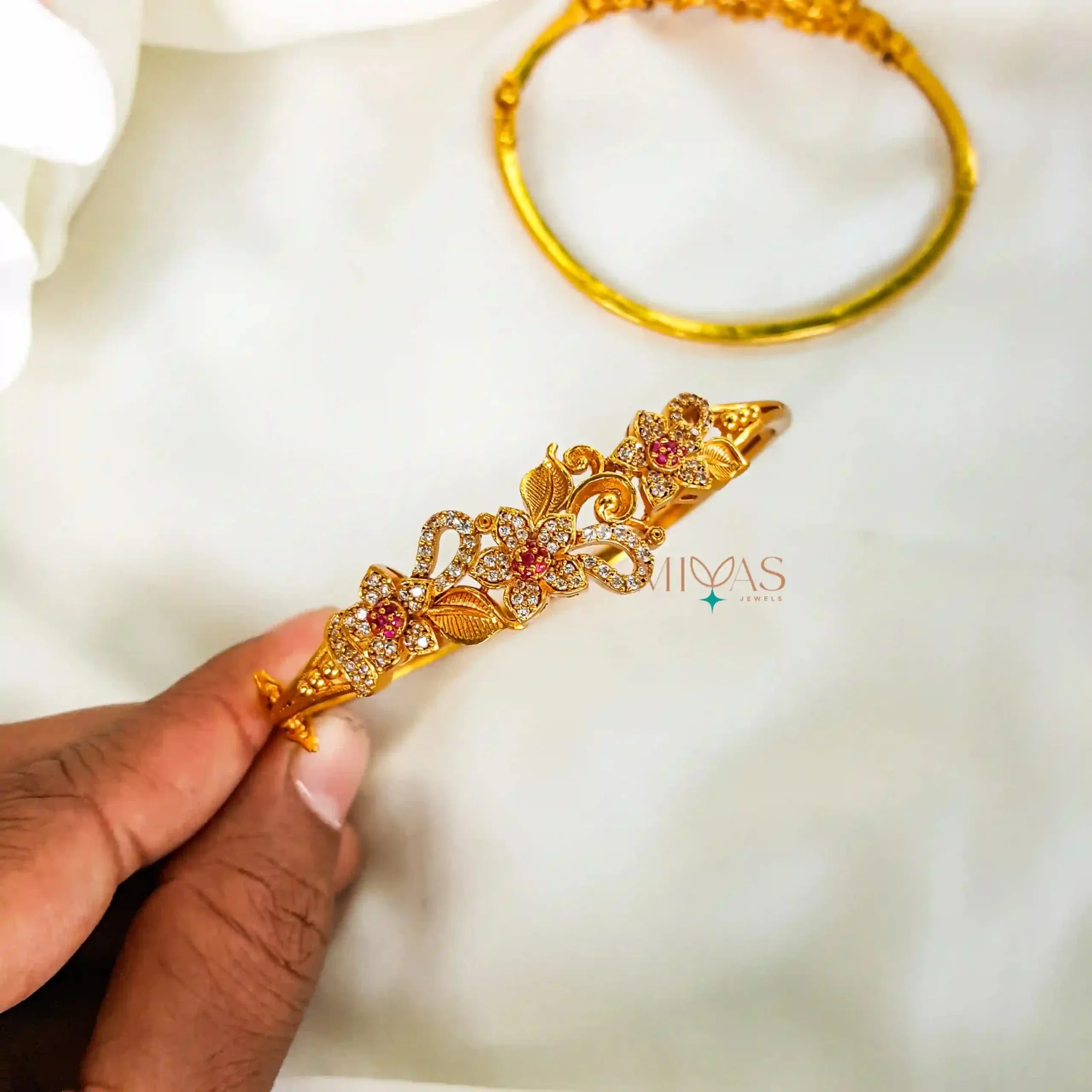 Royal Touch Floral Bracelet